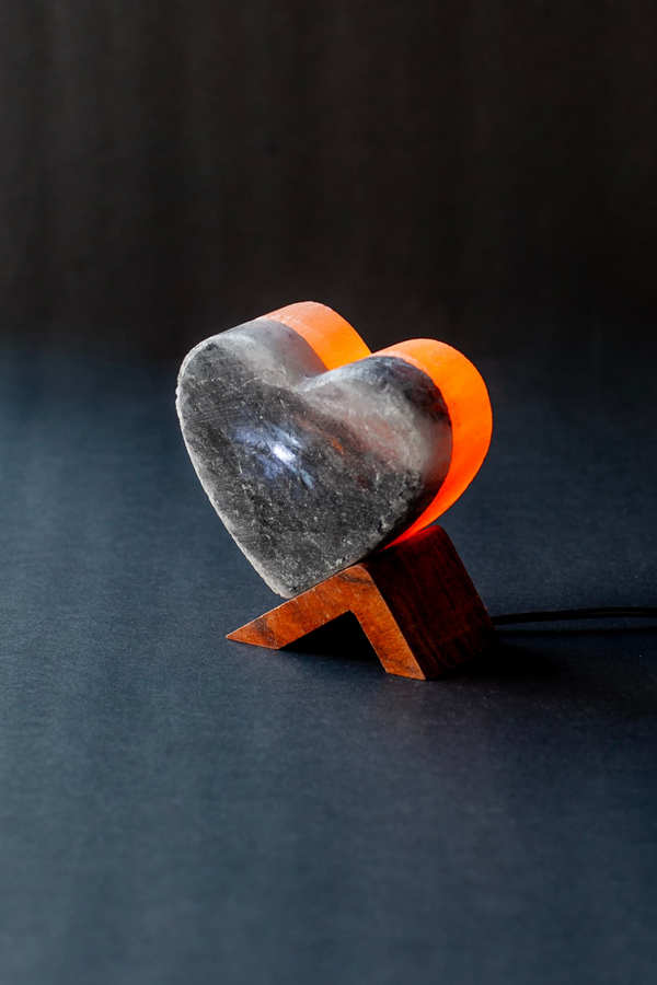 ROCK SALT PINK / BLACK LED LAMP TWIN HEART WITH WOOD + LED & USB CABLE