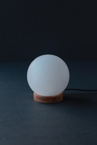 ROCK SALT WHITE LAMP BALL PLANET WITH WOOD + ELECTRIC