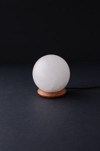 ROCK SALT WHITE LED LAMP BALL WITH WOOD + LED & USB CABLE