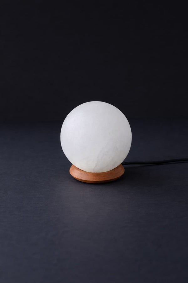 ROCK SALT WHITE LED LAMP BALL WITH WOOD + LED & USB CABLE