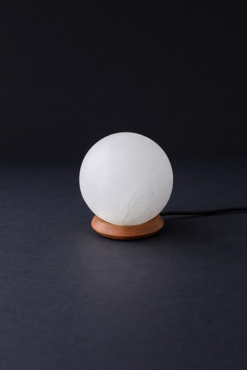 ROCK SALT WHITE LED LAMP BALL WITH WOOD + LED & USB CABLE