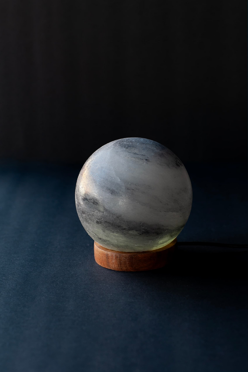 ROCK SALT BLACK LAMP BALL PLANET WITH WOOD + ELECTRIC