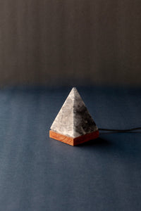 ROCK SALT BLACK LED LAMP PYRAMID WITH WOOD + LED & USB CABLE