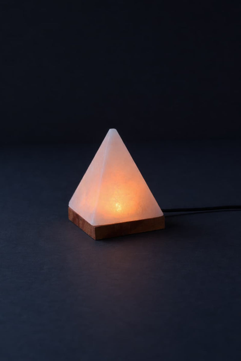 ROCK SALT PINK LED LAMP PYRAMID WITH WOOD + LED & USB CABLE