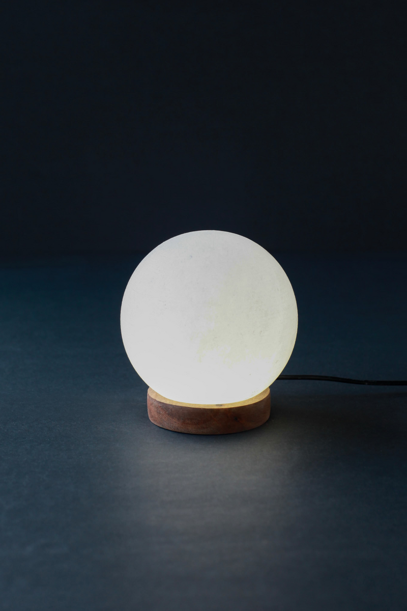 ROCK SALT WHITE LAMP BALL PLANET WITH WOOD + ELECTRIC